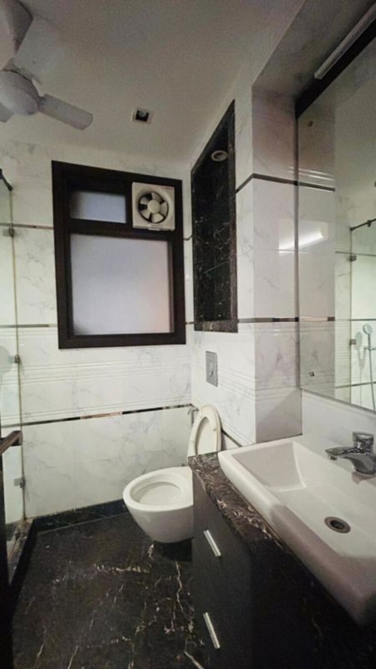 Bathroom, malviya nagar 3 Bedroom 1500 Sq.Ft. Builder Floor In Malviya Nagar Delhi 10228413