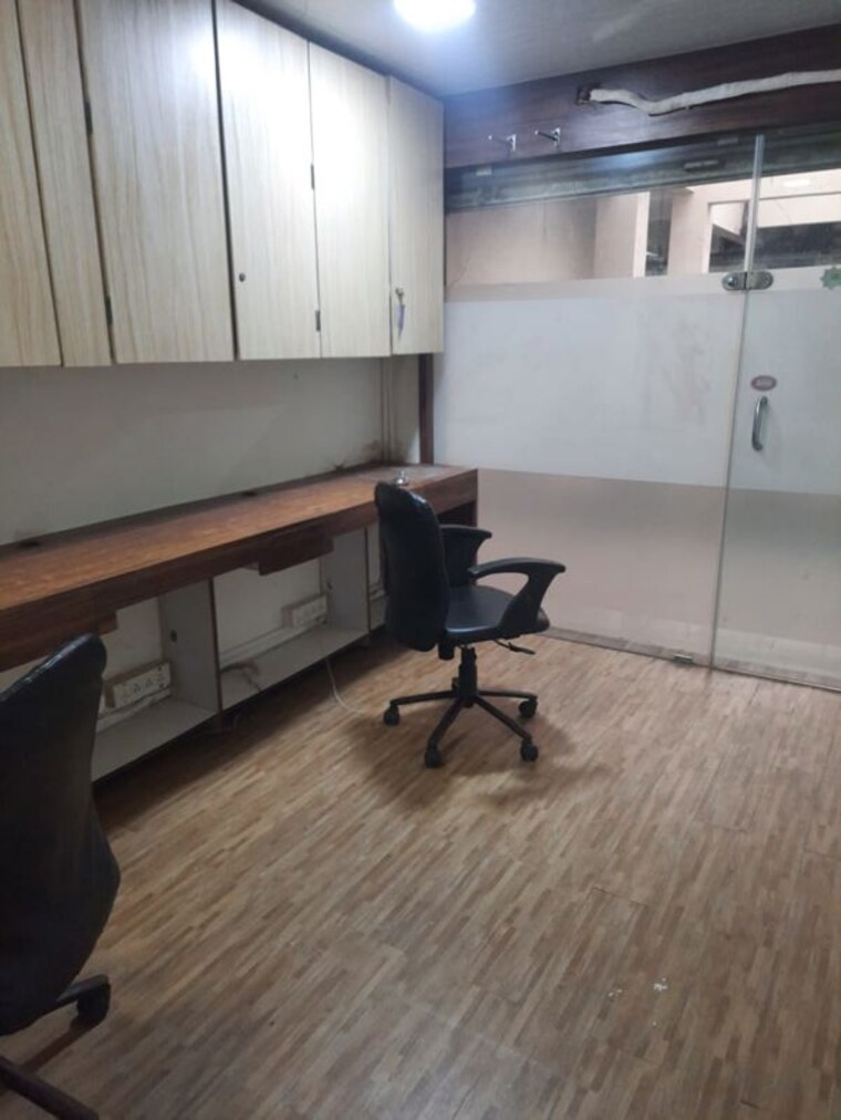 Team Area, mulund west Commercial Office Space 280 Sq.Ft. In Mulund West Mumbai 10228427