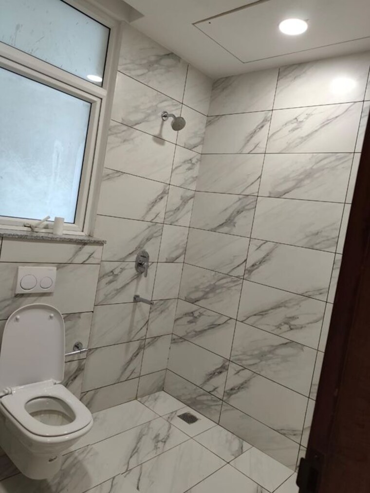 Bathroom, conscient-hines-elevate 4 Bedroom 3395 Sq.Ft. Apartment In Sector 59 Gurgaon 10228426