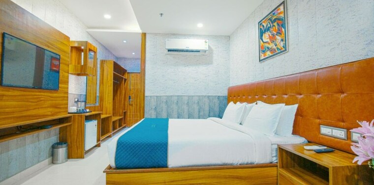 Bedroom, sector 18 5 Bedroom 4500 Sq.Ft. Independent House In Sector 18 Chandigarh 10228421