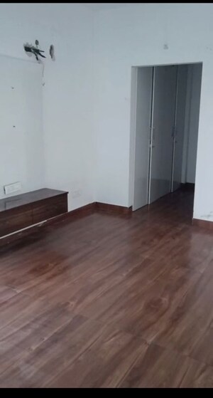 Room in 4 BHK Apartment at ABW Palash Floors, Manesar Sector 1a – for Rent