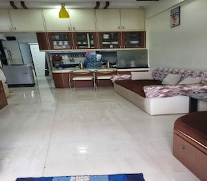 1.5 BHK Apartment For Rent in Dadar East