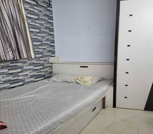 Room in 1.5 BHK Apartment at Dadar East – for Rent