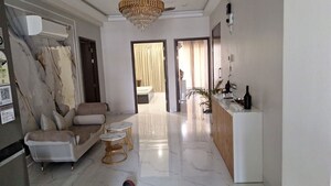 Living Room in 3.5 BHK Builder Floor at DLF City Phase IV, Dlf Phase iv – for Rent