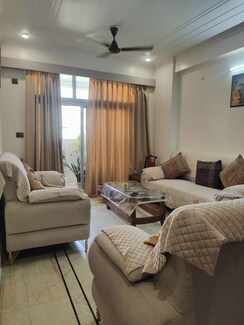 2 BHK Apartment For Sale in Mahagun Mansion I and II