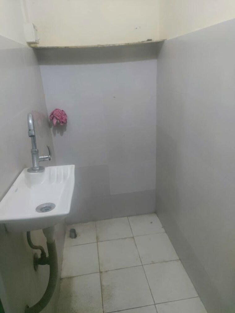 Bathroom, kamgar nagar 2 Bedroom 900 Sq.Ft. Independent House In Kamgar Nagar Mumbai 10228600
