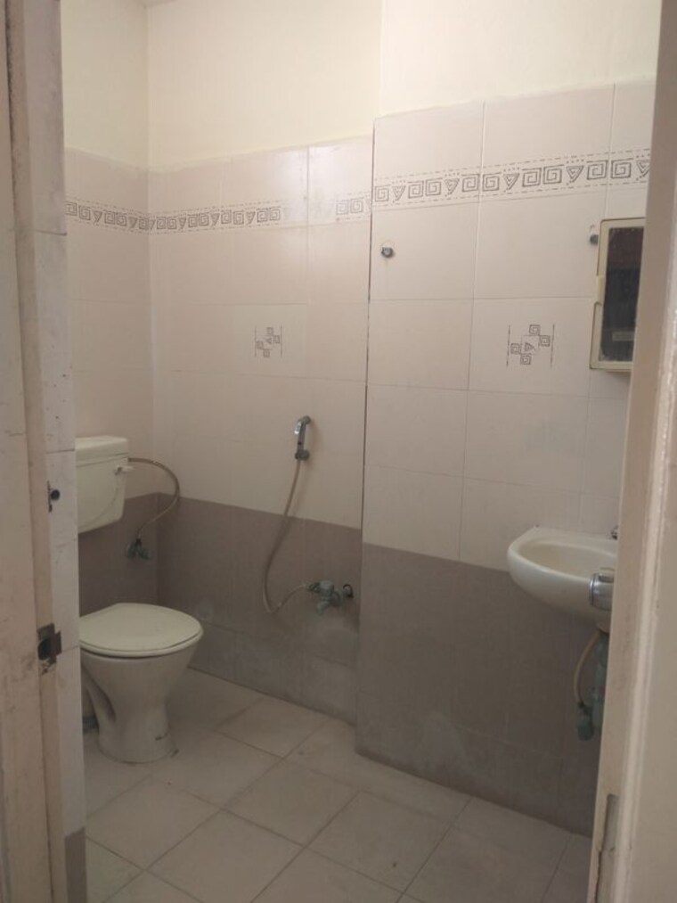 Bathroom, kondapur 3 Bedroom 1710 Sq.Ft. Apartment In Kondapur Hyderabad 10228618