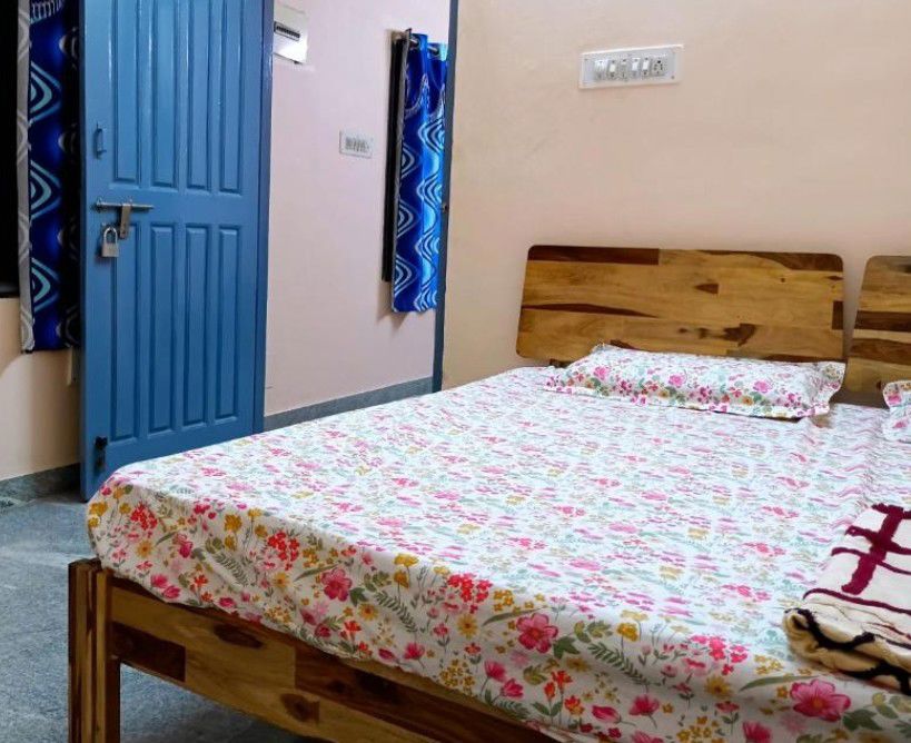 Pg For Rent in Vineet Khand
