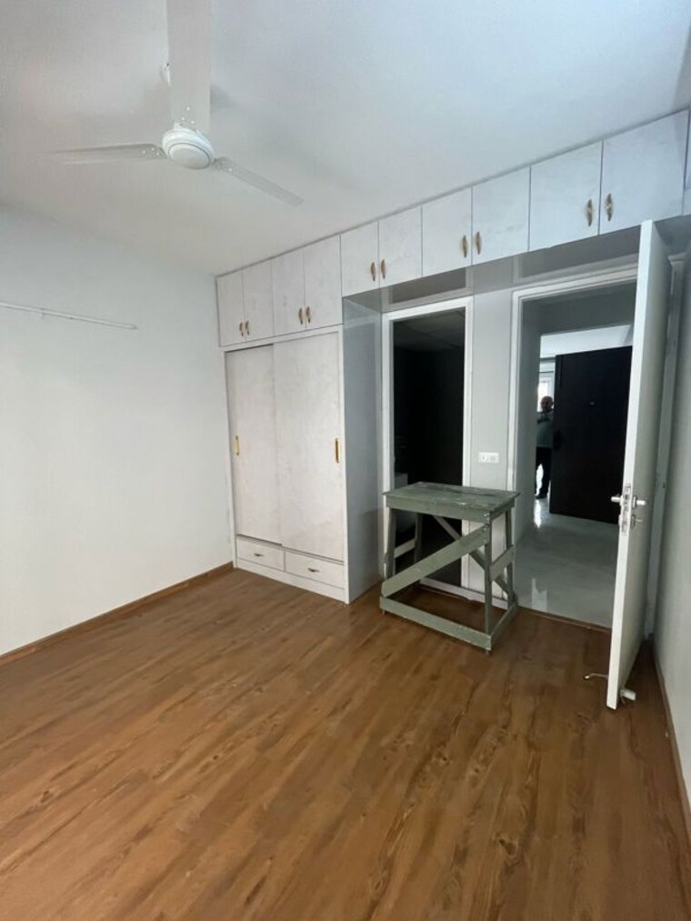 Team Area, signature-global-city 2 Bedroom 1300 Sq.Ft. Apartment In Sector 37d Gurgaon 10228661