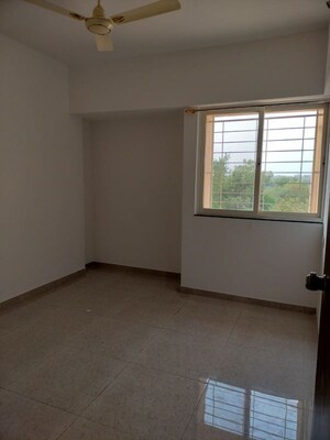 Room in 2 BHK Apartment at Dhanashree Anand, Handewadi – for Rent