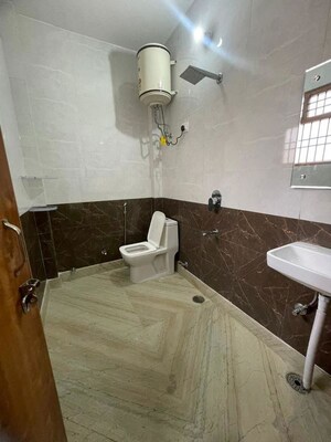 Team Area in 2 BHK Builder Floor at Sector 43 – for Rent