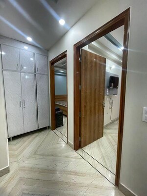 Building Lobby in 2 BHK Builder Floor at Sector 43 – for Rent