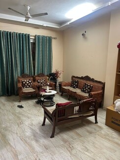3 BHK + Servant Room Apartment For Sale in DLF Park Place