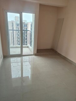3 BHK + Servant Room Apartment For Sale in M3M Latitude