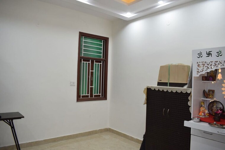 Room, dwarka mor 3 Bedroom 900 Sq.Ft. Builder Floor In Dwarka Mor Delhi 10228707