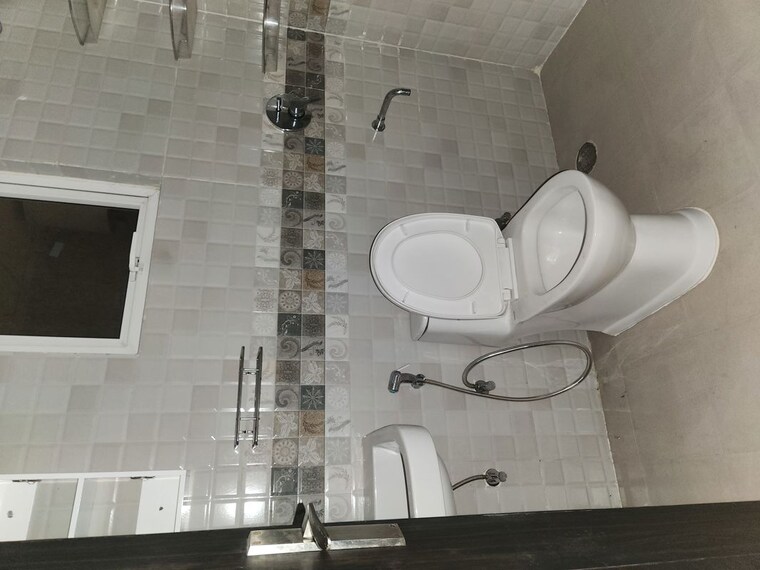 Bathroom, signature-global-park-4-and-5 2.5 Bedroom 1080 Sq.Ft. Builder Floor In Sohna Sector 36 Gurgaon 10228705