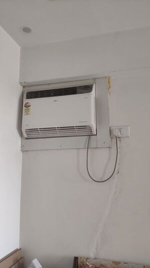 Furnished Amenities in 2 BHK Apartment at Shree Vardhman Green Court, Sector 90 – for Rent