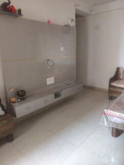 2 BHK Apartment For Rent in Shree Vardhman Green Court