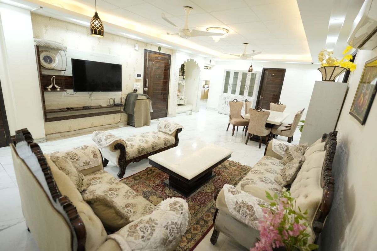 4 BHK + Pooja Room,Servant Room Builder Floor For Rent in South City 2