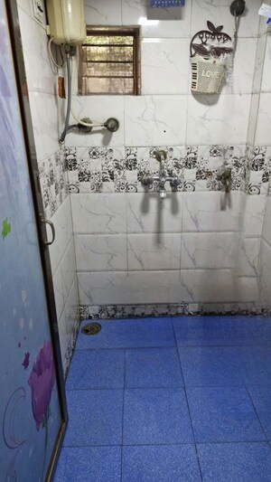 Bathroom in 1 BHK Villa at Chembur Colony – for Rent