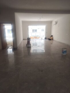 4 BHK + Pooja Room,Servant Room,Study Room,Extra Room,Basement,Store Room Builder Floor For Rent in SS Linden