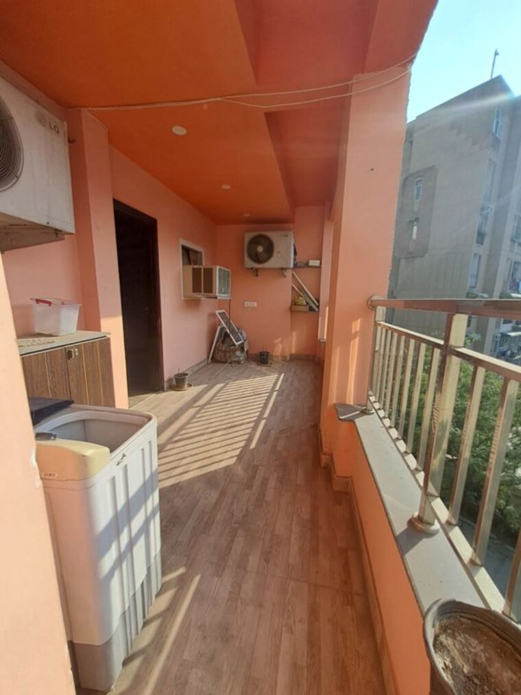 Balcony, inder enclave 3 Bedroom 1500 Sq.Ft. Apartment In Inder Enclave Delhi 10228737