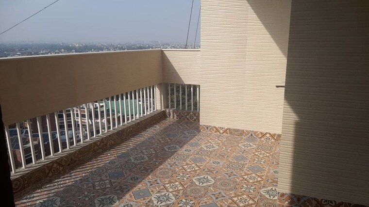 Balcony, east of kailash 3 Bedroom 1600 Sq.Ft. Builder Floor In East Of Kailash Delhi 10228806