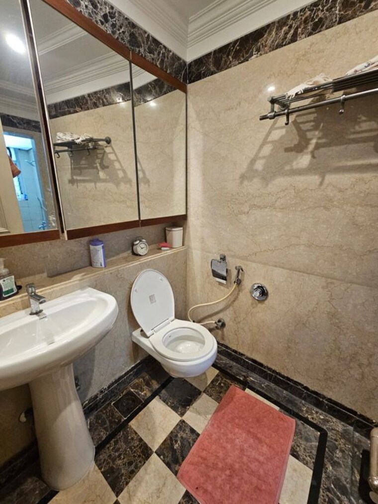 Bathroom, bandra west 4 Bedroom 2500 Sq.Ft. Apartment In Bandra West Mumbai 10228796