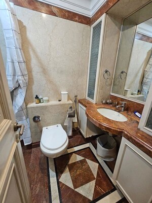 Bathroom in 4 BHK Apartment at Bandra West – for Rent