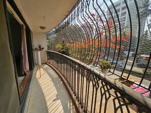 Balcony in 4 BHK Apartment at Bandra West – for Rent