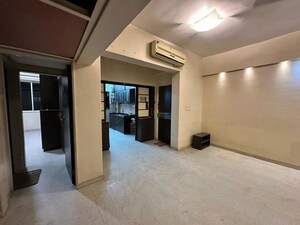 Room in 2 BHK Apartment at Koregaon Park – for Rent