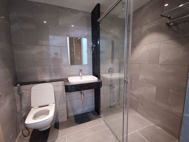 Bathroom, rustomjee-crown 4 Bedroom 2500 Sq.Ft. Apartment In Prabhadevi Mumbai 10228853