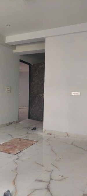 Room in 2 BHK Independent House at Sector 31 – for Rent