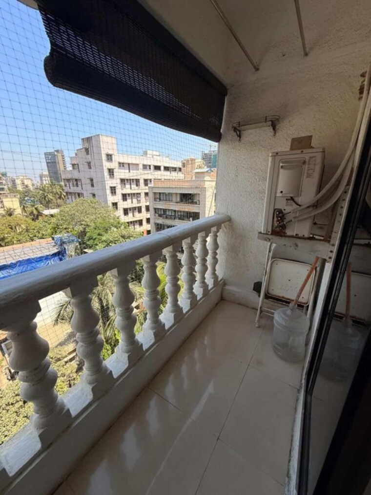 Balcony, hashu-niwas 2 Bedroom 820 Sq.Ft. Apartment In Bandra West Mumbai 10228877