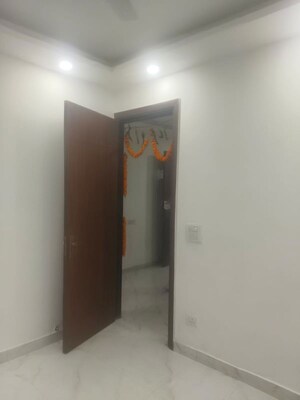 Room in 1 BHK Builder Floor at Saket – for Rent
