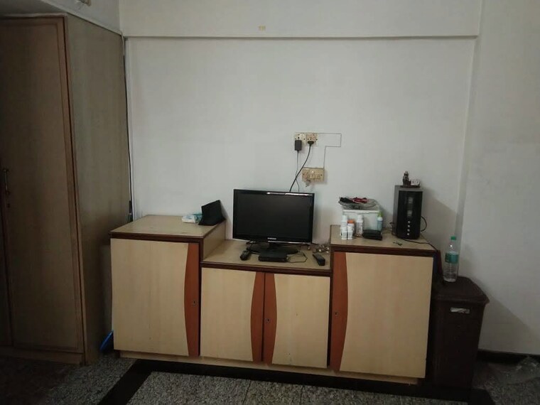 undefined, dheeraj-uphar-chs-ltd 1 Bedroom 550 Sq.Ft. Apartment In Malad East Mumbai 10228927