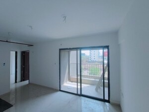 Room in 2 BHK Apartment at Manav La Centra, Tathawade – for Rent