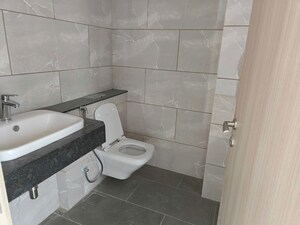 Bathroom in 5 BHK Apartment at Rustomjee Crown, Prabhadevi – for Rent