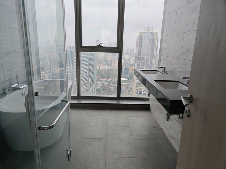 Bathroom, rustomjee-crown 5 Bedroom 3050 Sq.Ft. Apartment In Prabhadevi Mumbai 10228924