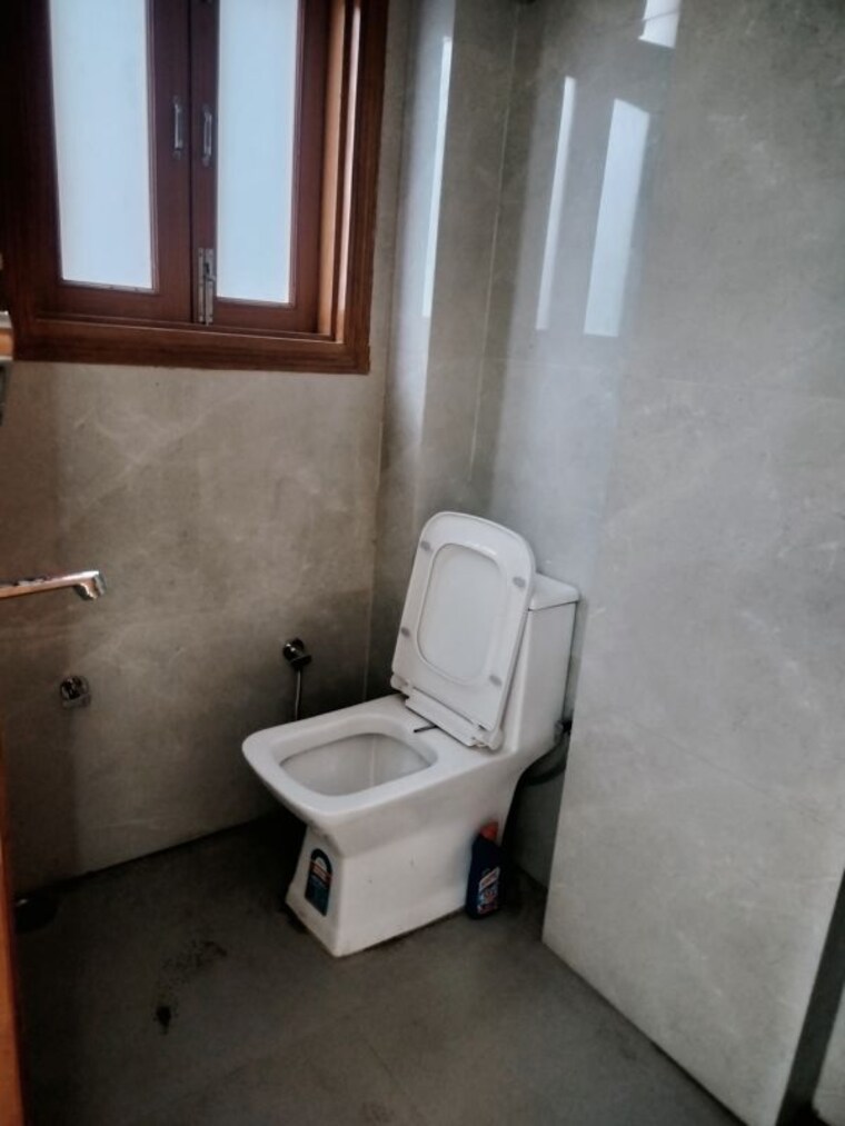 Bathroom, vasant kunj 2 Bedroom 900 Sq.Ft. Builder Floor In Vasant Kunj Delhi 10228940