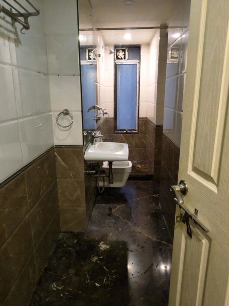 Attached Bathroom, andheri west 3 Bedroom 1200 Sq.Ft. Apartment In Andheri West Mumbai 10228928