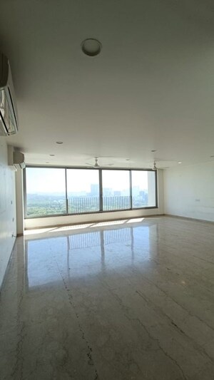 3 BHK Apartment For Rent in Oberoi Realty Esquire, Goregaon East