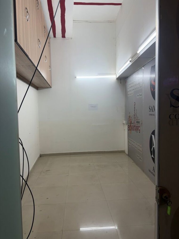 Team Area, rustomjee-eaze-zone-mall Commercial Office Space 120 Sq.Ft. In Malad West Mumbai 10228988