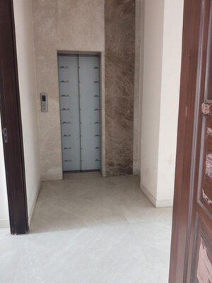 Lift in 4 BHK Villa at Emaar Marbella, Sector 66 – for Sale