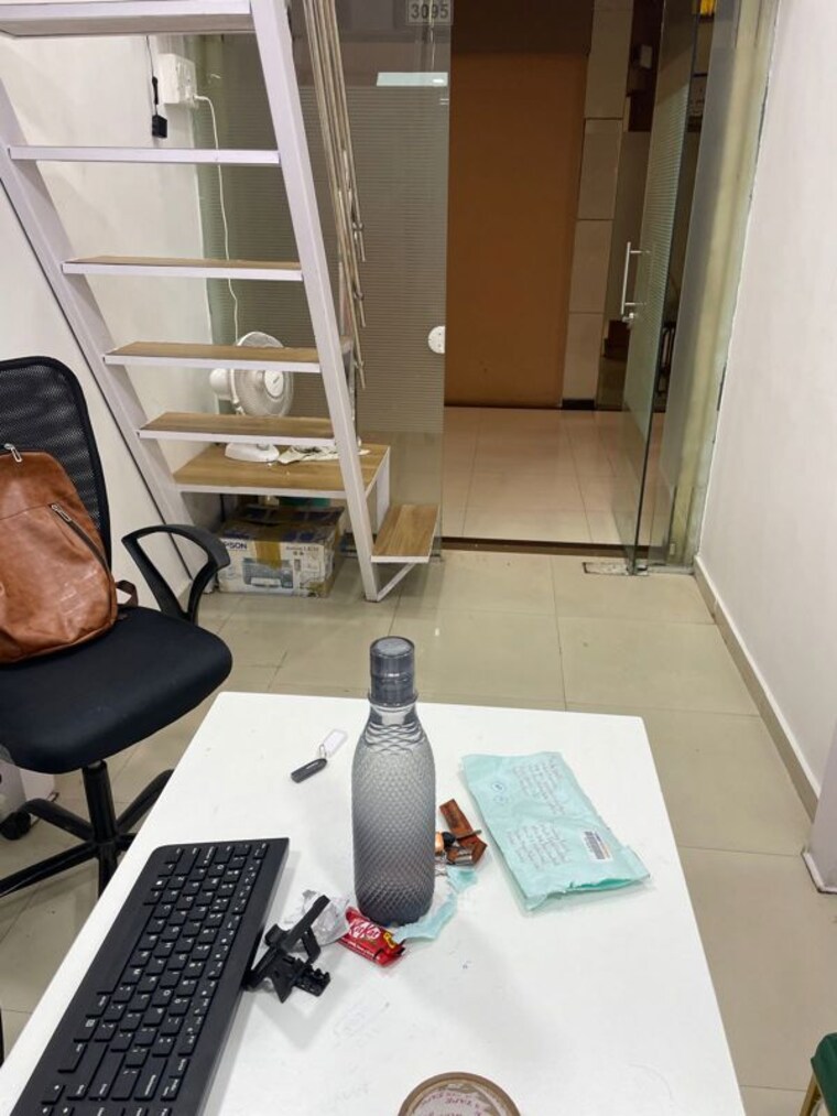 Team Area, rustomjee-eaze-zone-mall Commercial Office Space 110 Sq.Ft. In Malad West Mumbai 10229018