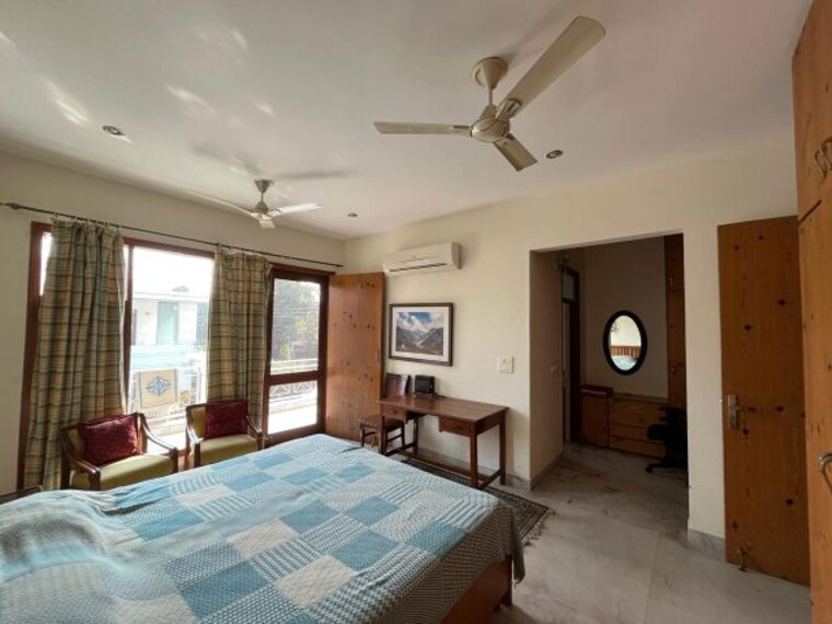 Bedroom, sector 11 3 Bedroom 4500 Sq.Ft. Independent House In Sector 11 Chandigarh 10229013