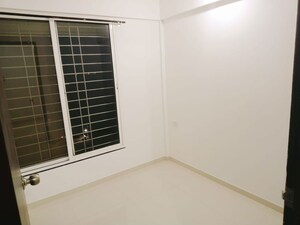 Room in 2 BHK Apartment at Shubhankar Durvaa, Dhanori – for Rent