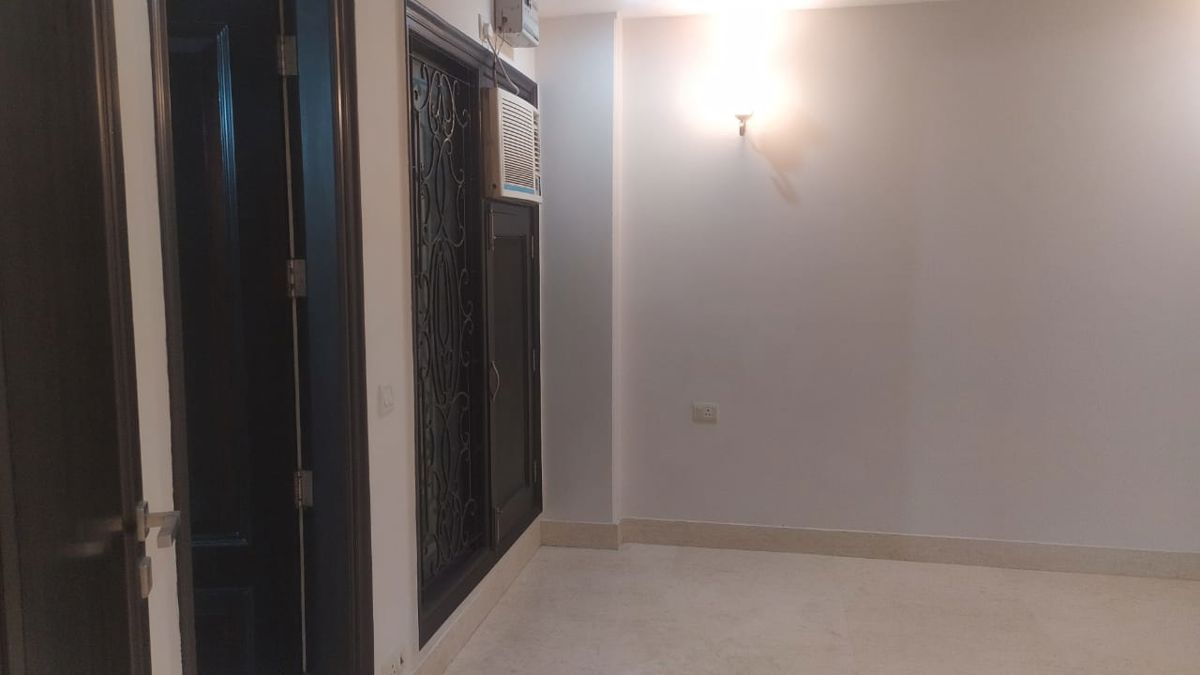 2 BHK + Servant Room Apartment For Rent in Lajpat Nagar II