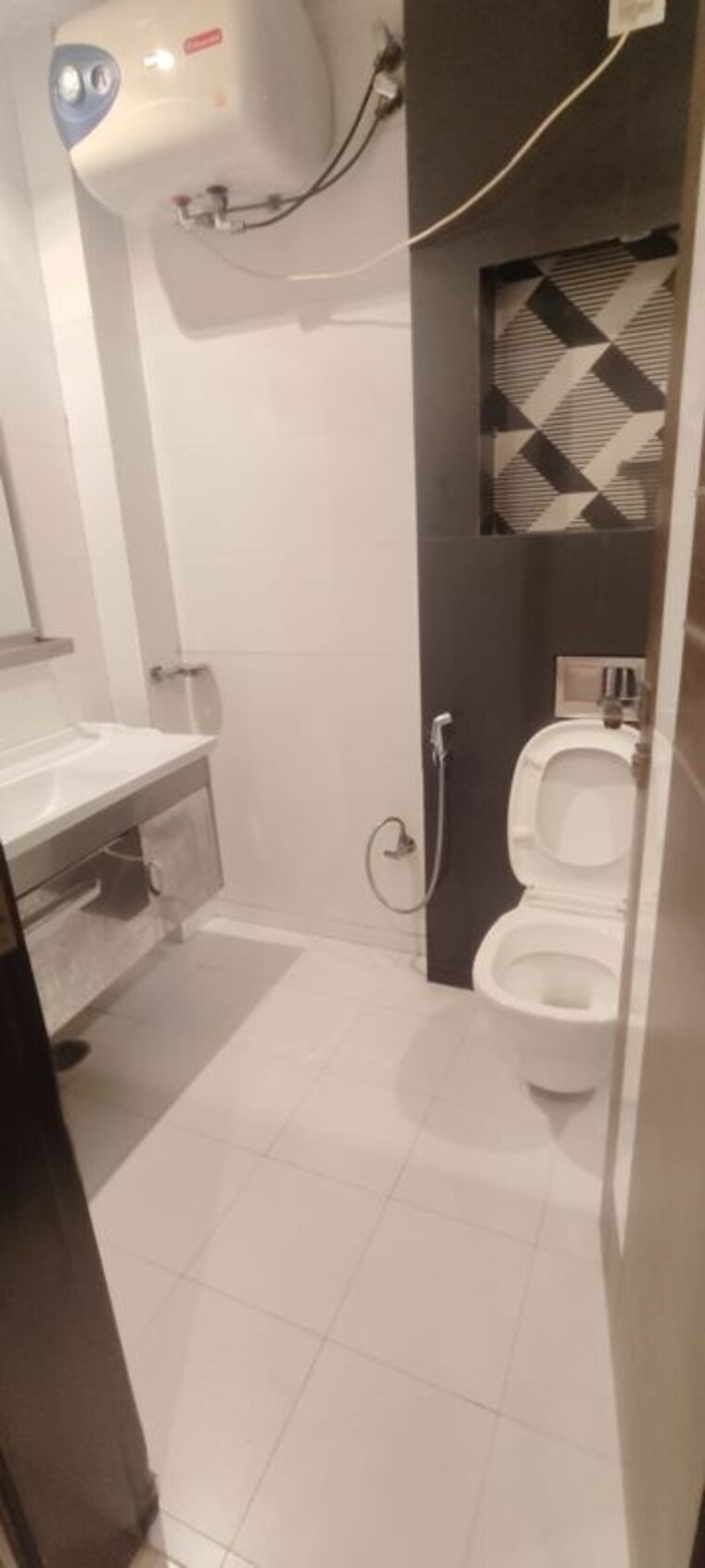 Bathroom, greater kailash part 3 3 Bedroom 217 Sq.Yd. Builder Floor In Greater Kailash Part 3 Delhi 10229069