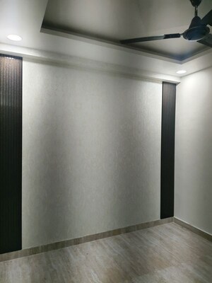 Room in 4 BHK Apartment at Lajpat Nagar Iii – for Rent